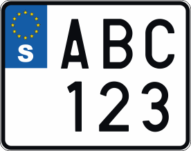 Avsedd för Skylthållare med samma mått. Dessa registeringsskyltar är enbart till för användning vid tävling/utställning. Dessa är olagliga att använda vid bruk på allmän väg. Skyltarna finns i två varianter. Som dekal alternativt 3mm hårdplast. Bakgrunden